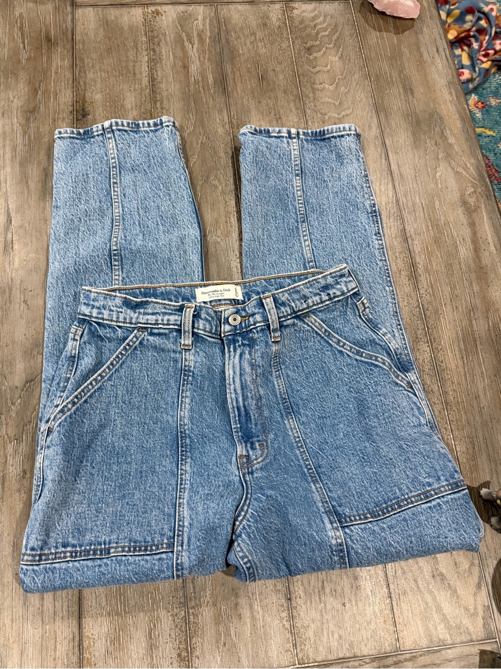 Abercrombie & Fitch The 90’s Straight Ultra High Rise Jeans